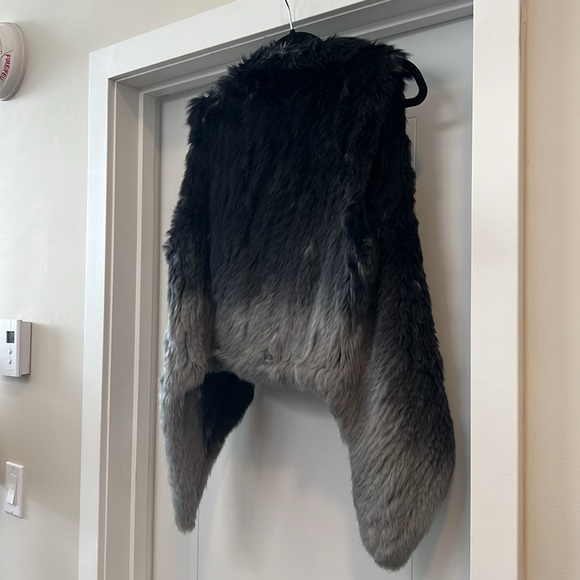 Mitchie’s Rabbit Fur Vest - Picture 5 of 7